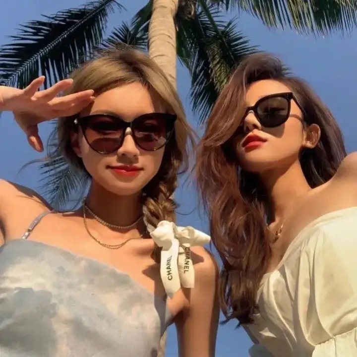 一个和四个 海报